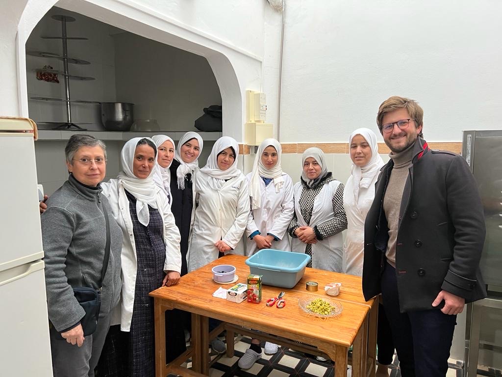 L’Ambasadeur Julien Brunie a visité à Ksar El Kebir plusieurs établissements d’encadrement médical et social d’enfants et de femmes