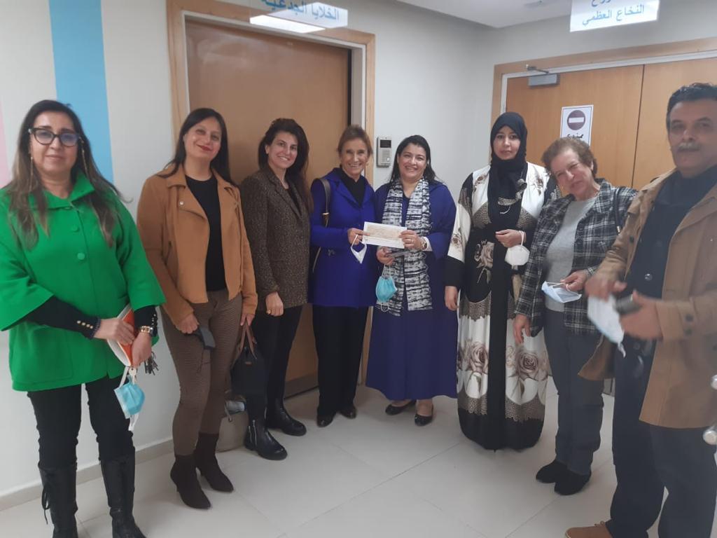 Remise de don au service d’oncologie pédiatrique de Rabat
